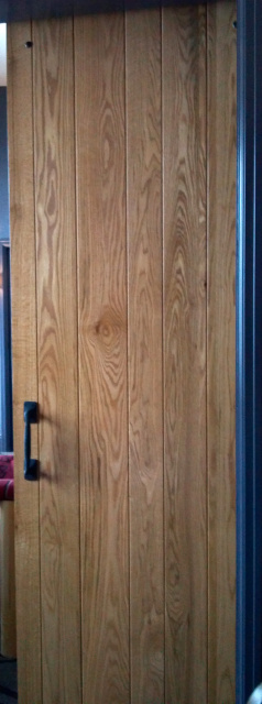 Photo 17 Narrow Red Oak Door