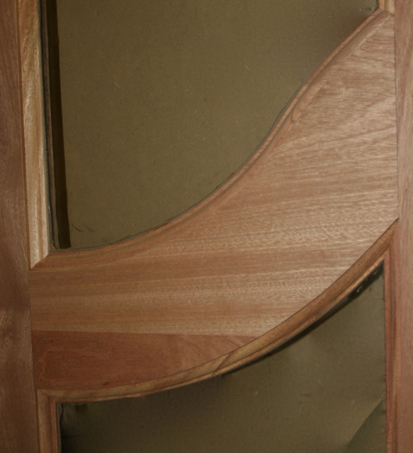 Photo 54 Sapele with Curved Rail