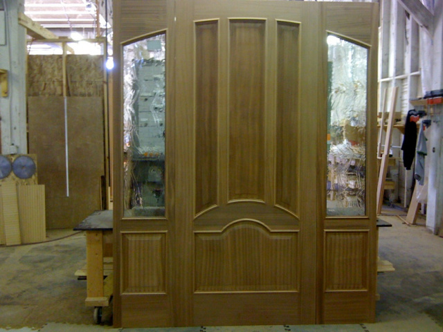 Photo 19 Traditional Entry, Ribbon Sapele.