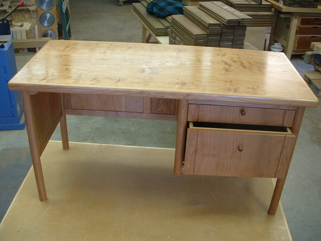 Photo 17 American Cherry Desk